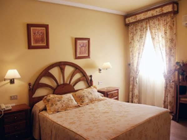Hotel Victoria Zafra Esterno foto
